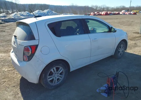 2015 Chevrolet Sonic Lt Auto z USA, uszkodzony, nr VIN 1G1JC6SH5F4188736